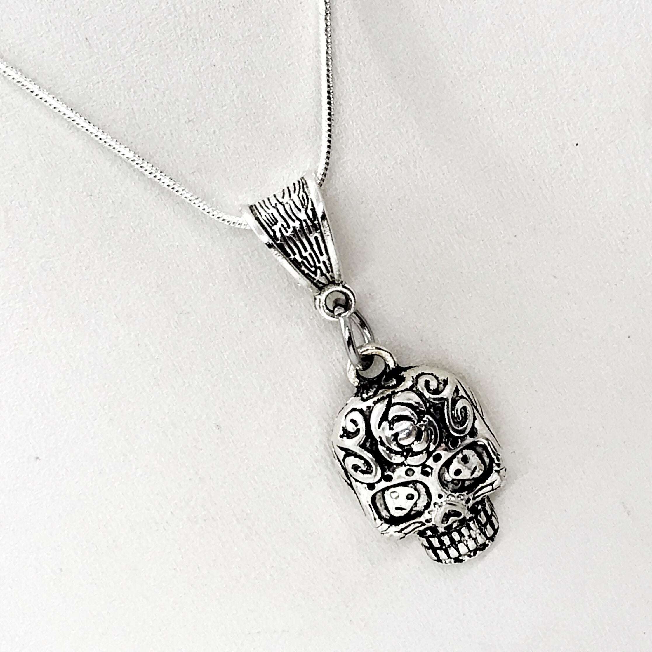 Sugar Skull Necklace, Day Of The Dead Gift, Sugar Skull Gift, Sugar Skull Pendant, Day Of The Dead Charm, Remembrance Gift, Gift For Her