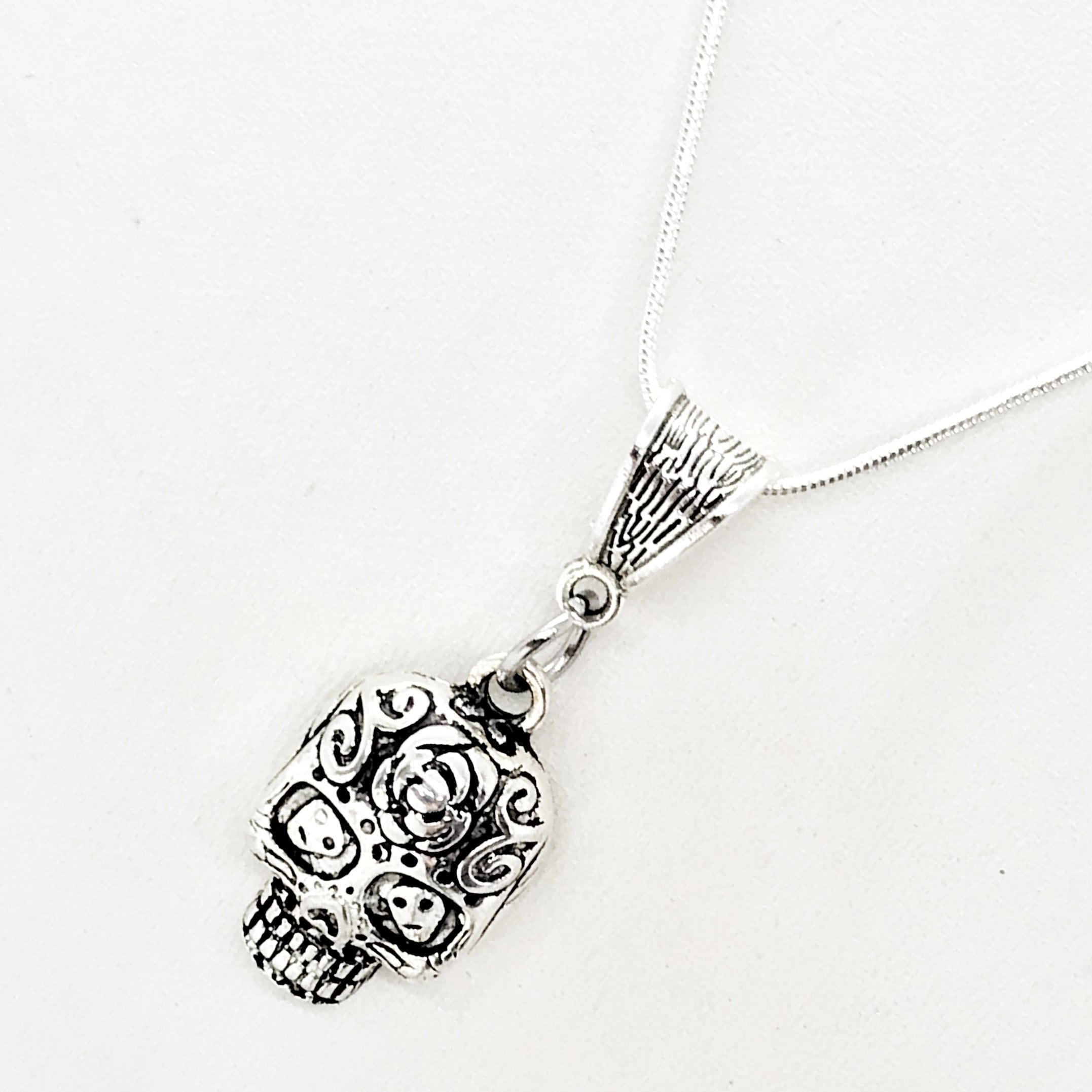 Sugar Skull Necklace, Day Of The Dead Gift, Sugar Skull Gift, Sugar Skull Pendant, Day Of The Dead Charm, Remembrance Gift, Gift For Her